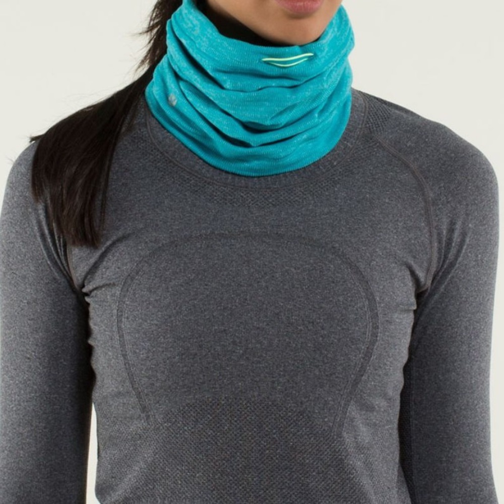 Lululemon Brisk Run Neck Warmer